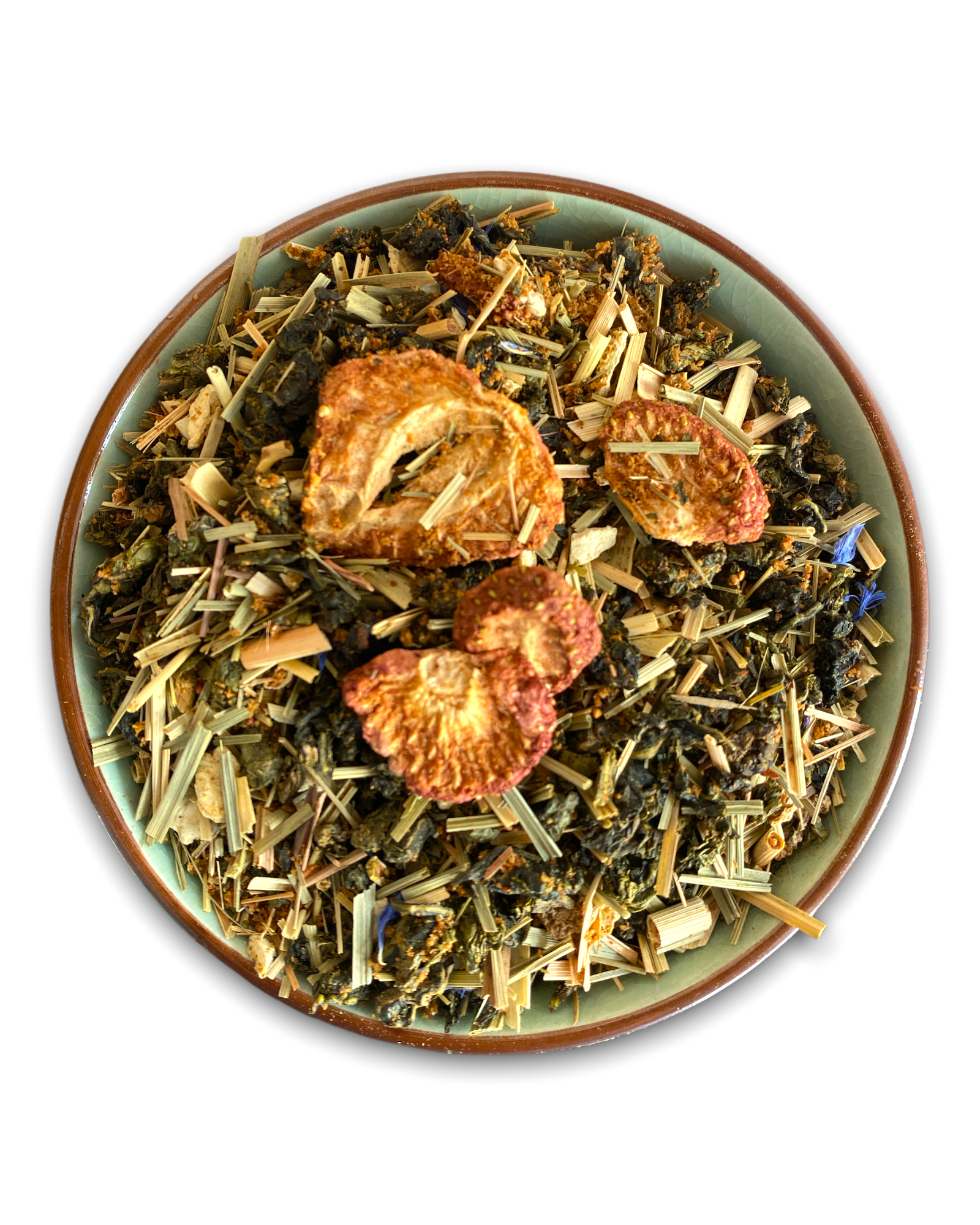 Teeschale gefüllt mit unserem Oolong Tee: Erdbeer-Shake, dekoriert mit getrockneten Erdbeeren